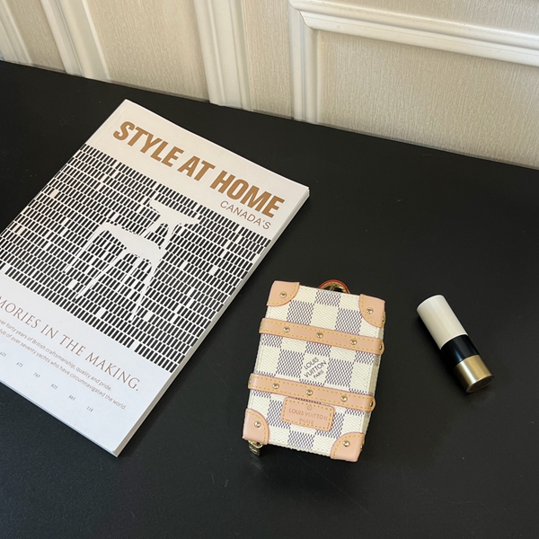 ブランドキーホルダー側面デザイン